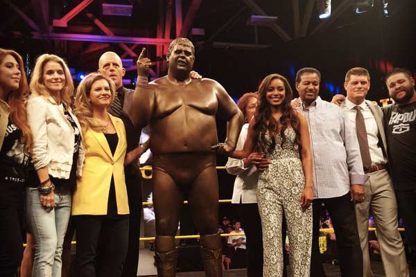 Dusty Rhodes Honored With Bronze Statue At WrestleMania AXXESS