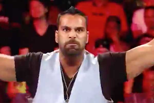 Jinder Mahal Returns To RAW (Videos)