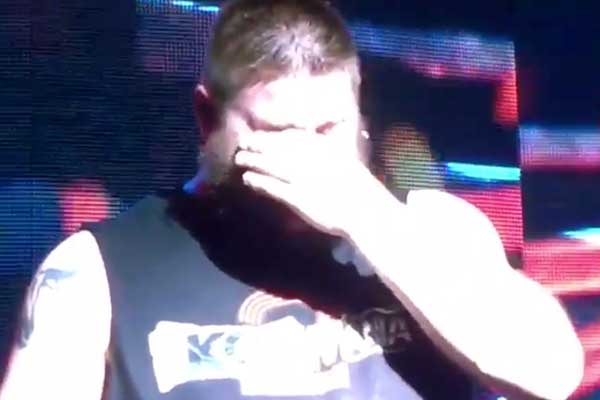 Kevin Owens Gets Emotional At WWE Live Event (Video)