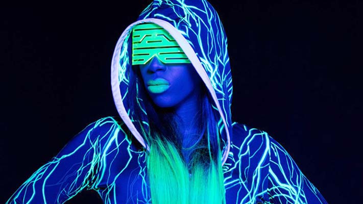 Naomi Returns To WWE TV, Announces WrestleMania 33 Role (Videos)