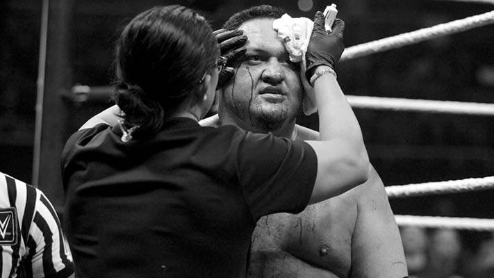 Samoa Joe vs. Roman Reigns Match Ends Early Due To Blood (Video)