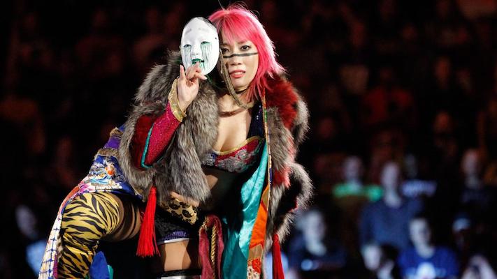 Asuka Knocks Out Lana’s Hair Extensions With Kick (Video)