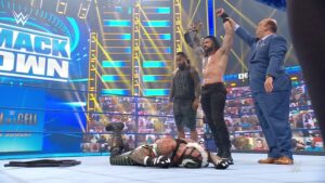 Roman Reigns Retains Universal Title Inside Hell In A Cell On WWE SmackDown