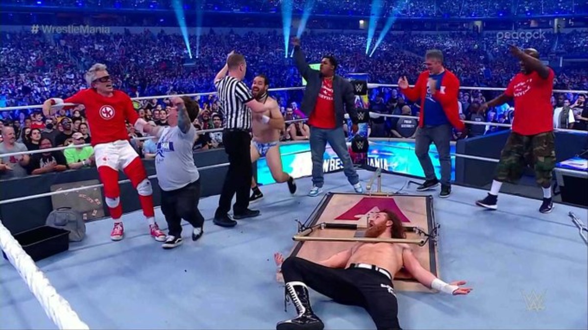 Johnny Knoxville Beats Sami Zayn At WWE WrestleMania 38