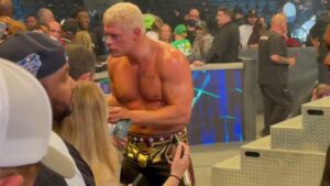 Young Fan Jumps Barricade To Get Photo With Cody Rhodes After WWE SmackDown