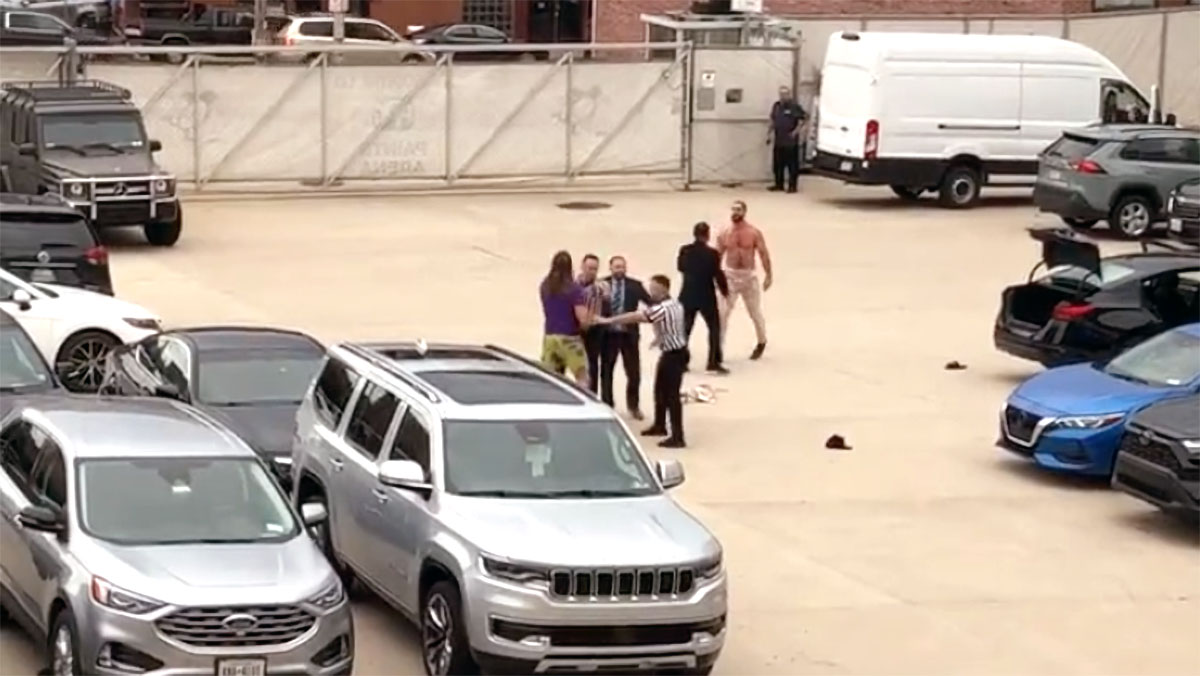 Watch: Parking Lot Fight Breaks Out Before WWE Raw