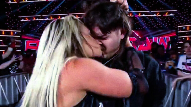 Liv Morgan Kisses Dominik Mysterio During Closing Moments Of 5/27 WWE RAW