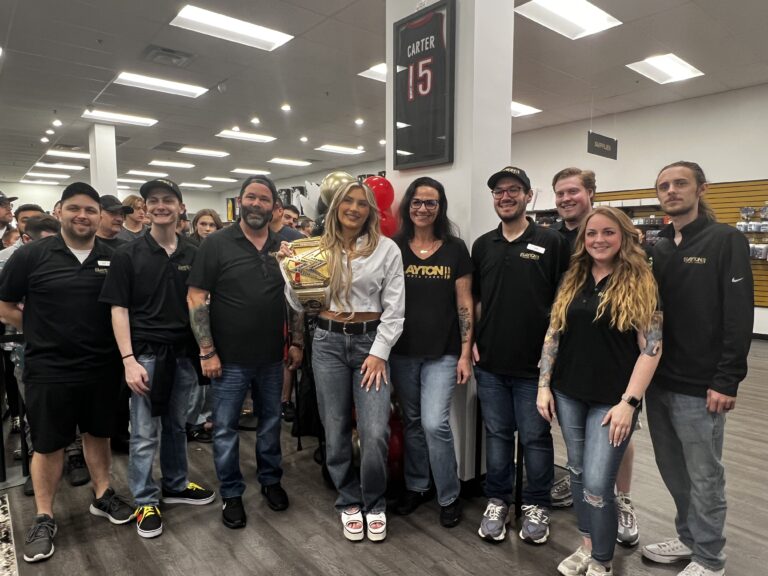 Tiffany Stratton & Sami Zayn Meet WWE Fans During 2025 Topps Rip Night (VIDEO)