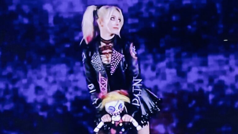 Alexa Bliss Returns to WWE SmackDown, Teams With Zelina Vega for Tag Team Win