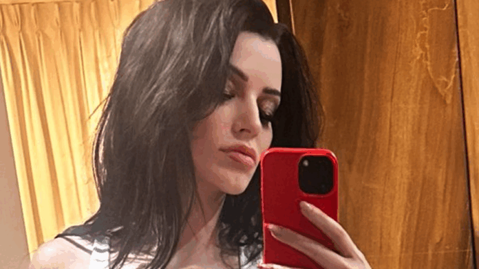 Saraya Selfie