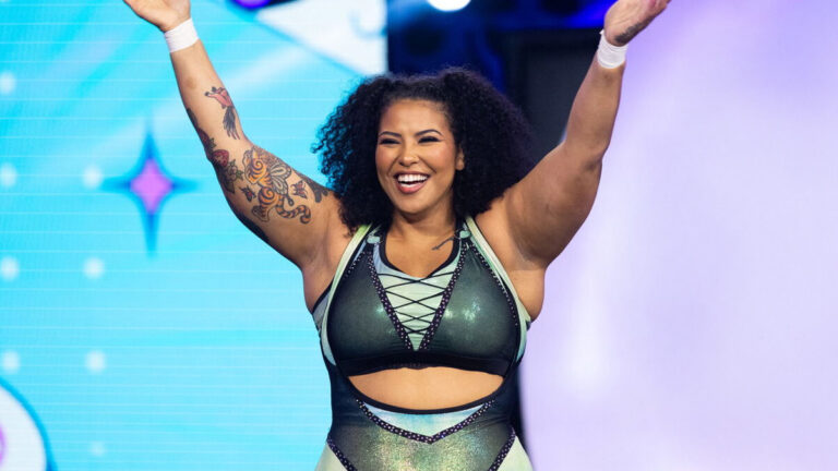 Willow Nightingale Re-Signs With AEW