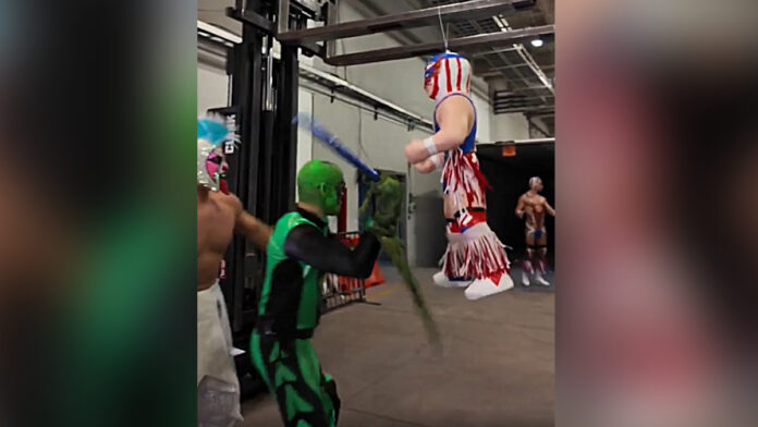 El Grande Americano, AAA Pinata