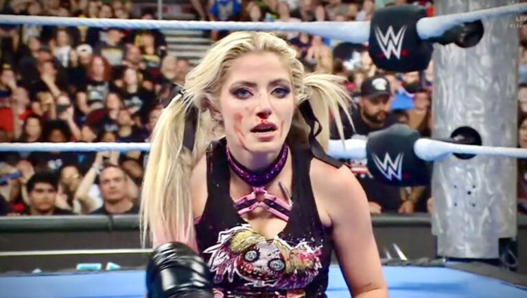 Alexa Bliss Suffers Bloody Injury on WWE SmackDown