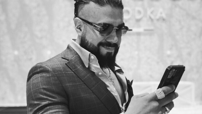 Andrade, Phone