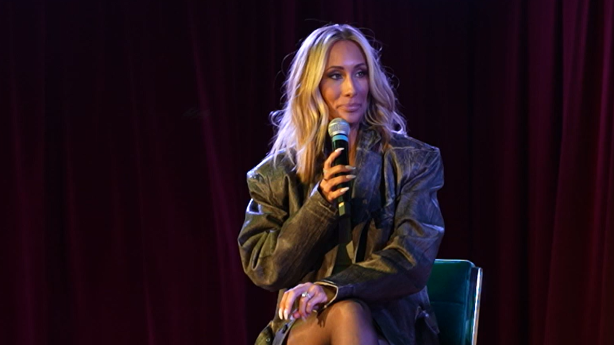 Ex-WWE Star Carmella Shows Off Bruising 72 Hours After Eye Surgery - SEScoops