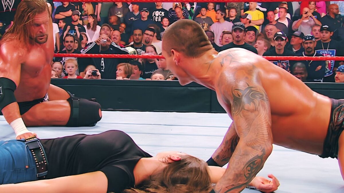 Randy Orton Kisses Stephanie McMahon