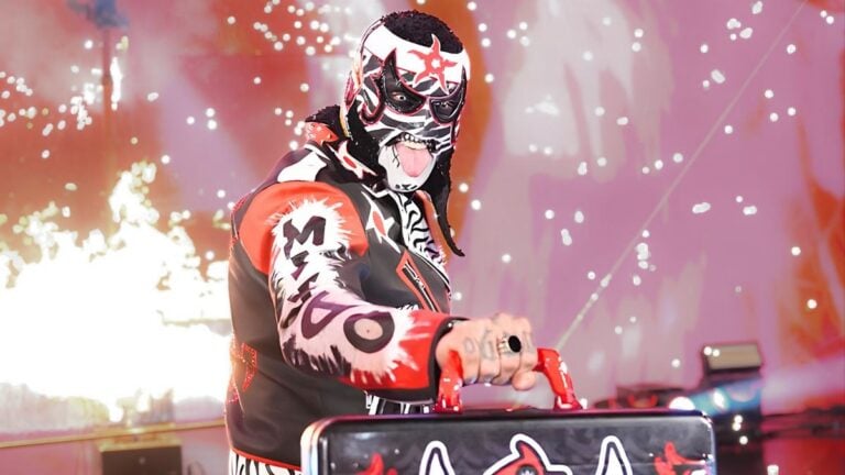 Penta Says His Wife And Daughters Settled His WWE Decision