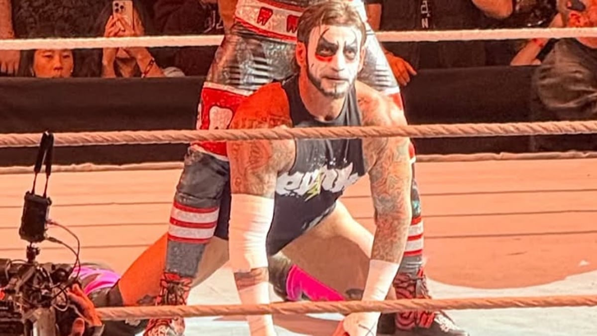 CM Punk Dons Danhausen’s Face Paint at WWE Live Event